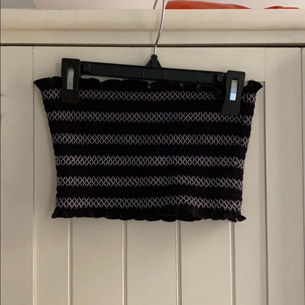 Forever 21 black/white crop